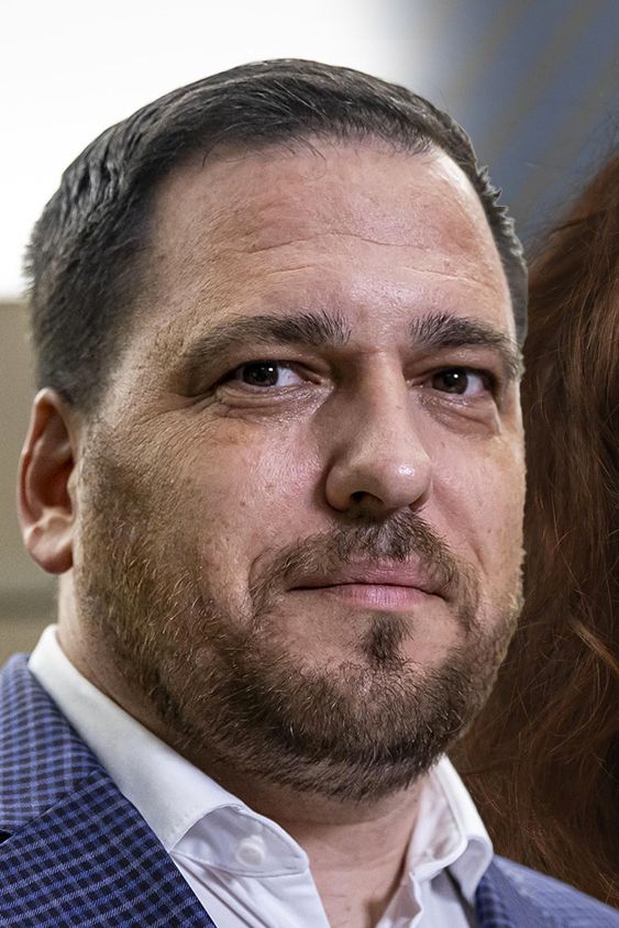Zdechovský „vyznal lásku“ Kateřině Konečné a pak zesměšnil Jermanovou, která se jí zastala. Lidé mu „nadávali do hovad“ - fotka 1/1