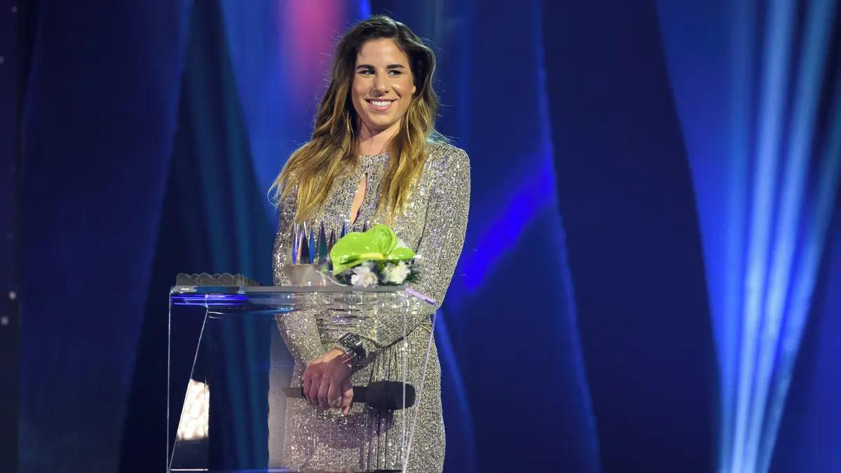 Ester Ledecká se pod „dohledem Pastrňáka“ nakrucovala ve sportovní podprsence: Jsi dělo a brutálnice, šíleli fanoušci