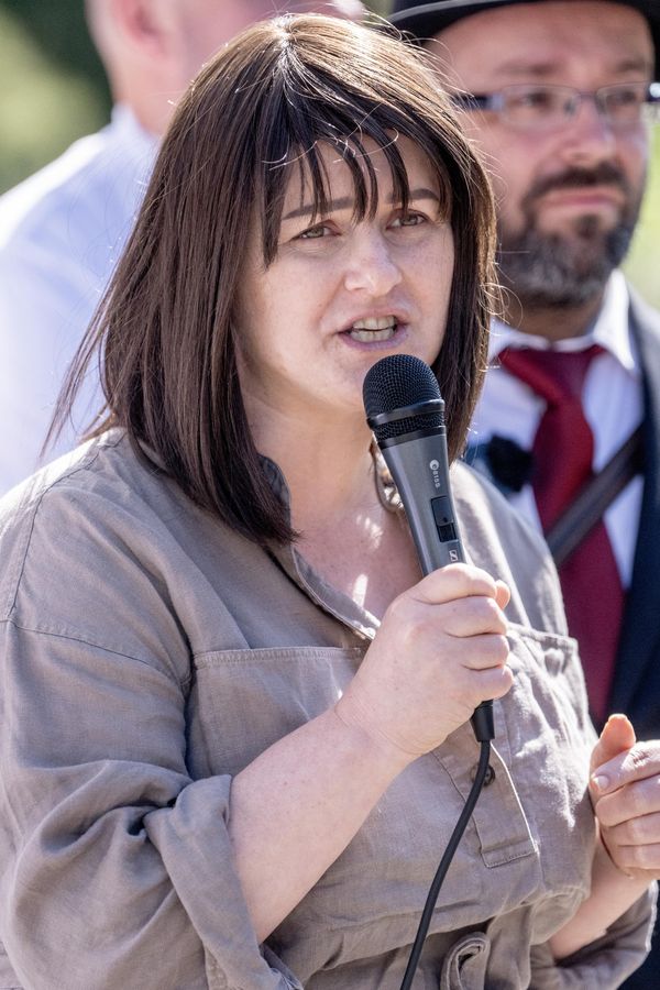 Po debaklu s rudými šaty upnutými k prasknutí šla Jana Maláčová do sebe: Od té doby už exministryně nešlápla vedle - fotka 1/1