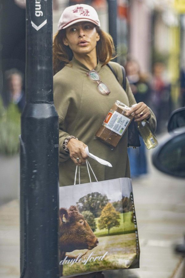 Eva Mendes spatřena poprvé po devíti měsících. A rovnou bez make-upu - fotka 1/1