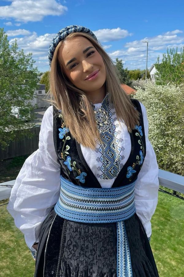 „Moje rty se nafoukly jako balón.“ Žena po nepovedených výplních skončila s obřími otoky, sestra to svedla na menstruaci - fotka 1/1