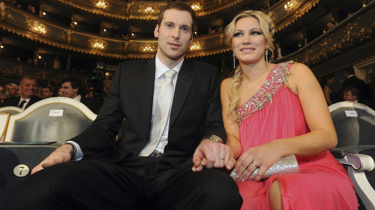 Petr Čech po rozchodu s manželkou po 26 letech. Nejprve úsměvy na fotce a nyní: Podivný citát od Martiny