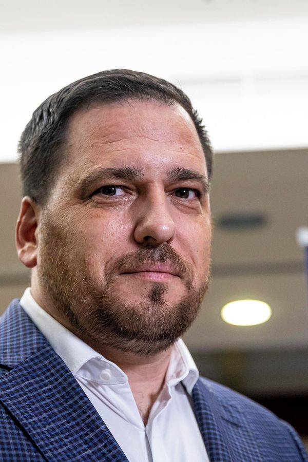 Tomáš Zdechovský píchl do vosího hnízda: Kvůli migrantům se na něj slétli jako na bonbon. Bojoval statečně - fotka 1/1