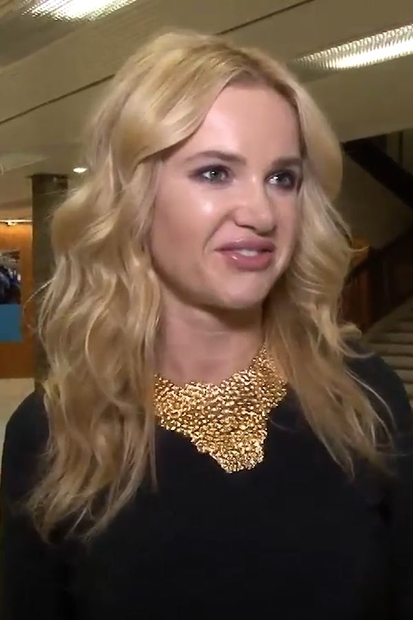 Půvabná blondýnka po boku Andreje Babiše přitáhla pozornost! Monika je dokonalá kopie jeho exmanželky - fotka 1/1