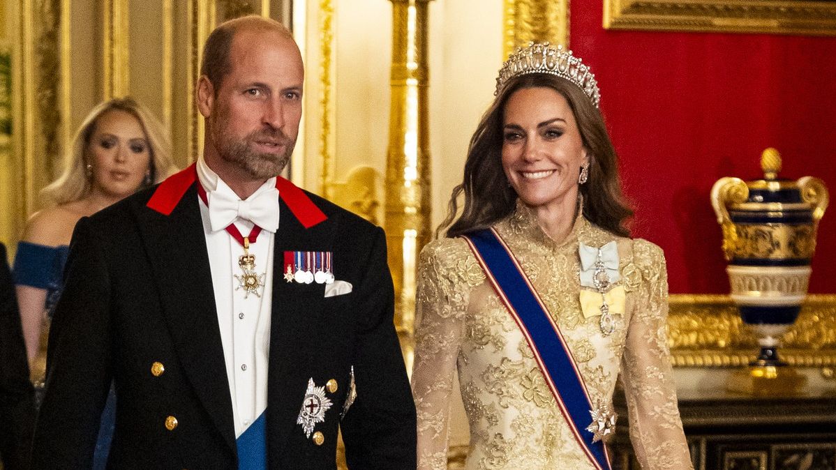 Zpomalené záběry a sexy pohledy. Princ William potěšil fanynky překvapivým videem. Alfa samec, rozplývají se