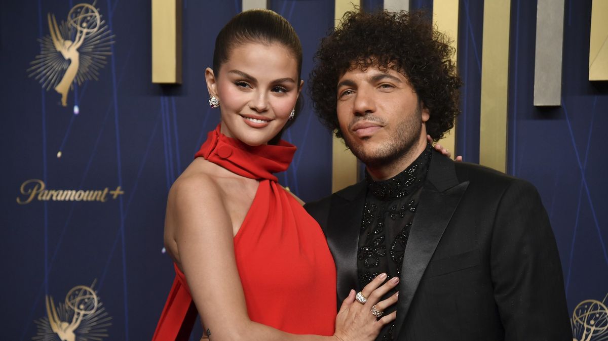 Selena Gomez se pochlubila fotkami ze svatby. Nádherná nevěsta v bílé a zasněný pohled novomanžela
