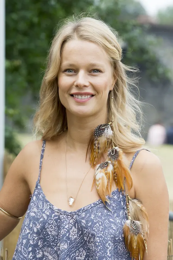 Helena Houdová v Egyptě šokovala fanoušky: Věci mezi nebem a zemí vám krásu nepojistí. Proč byla bosá a nenalíčená? - fotka 1/1