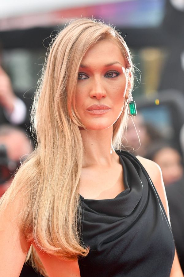 Zákeřná nemoc modelku opět srazila na kolena: Bella Hadid sdílela fotky z nemocnice, ze kterých mrazí - fotka 1/1