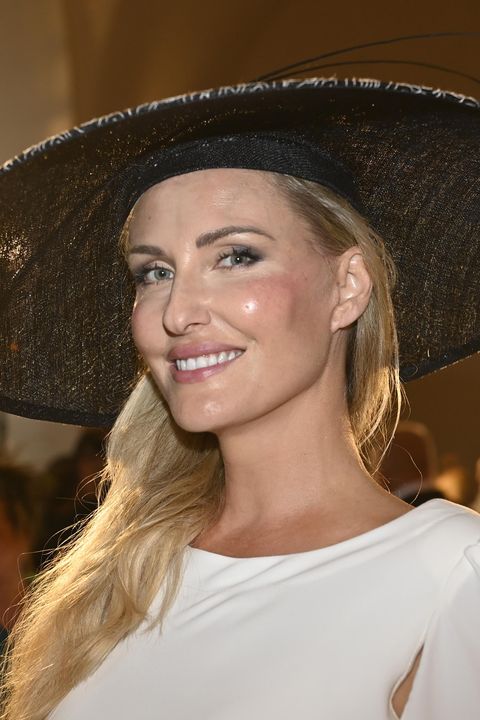 Dcera Jana Rosáka po letech na módním molu: Zuzana (47) vypadá skvěle. Živí se jako zvířecí fyzioterapeutka