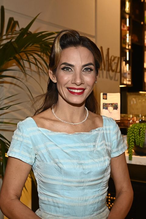 Eva Decastelo ve společnosti jako Pin-up. Na oslavu dorazila bez exmanžela. Všude chodím sama, zůstanu u toho, má jasno