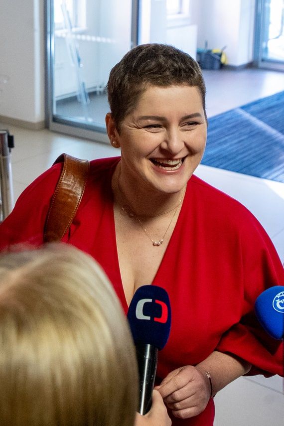 Jana Maláčová natrhala šípky do čepice a ozvala se fanouškům: Neměla pro ně dobré zprávy. Bez kapesníků to nešlo  - fotka 1/1