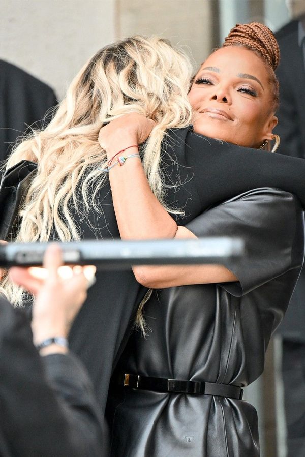 Nestárnoucí Janet Jackson potkala v Paříži dceru Michaela Jacksona: Jak na nečekané setkání s neteří reagovala? - fotka 1/1