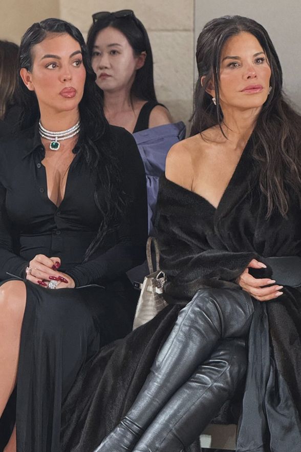 Souboj prstenů v Paříži: Georgina Rodriguez a Lauren Sánchez měly na rukou čtvrt miliardy! Pak přišla sprcha hejtů - fotka 1/1