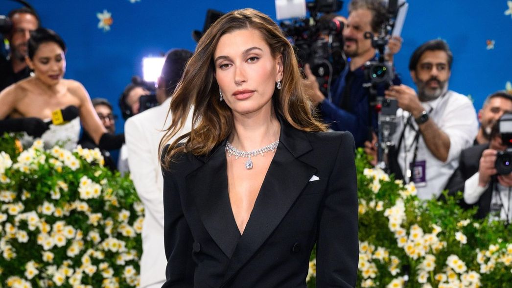 Hailey Bieber vystavila svůj zadek přímo před objektiv fotoaparátu. Tak to je hodně zoufalé, ozývá se