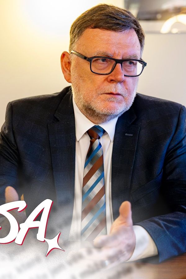 Glosa: Našel jsem 28 miliard! Zbyněk Stanjura je buď ekonomický génius, nebo má ve všem úplný bordel - fotka 1/1