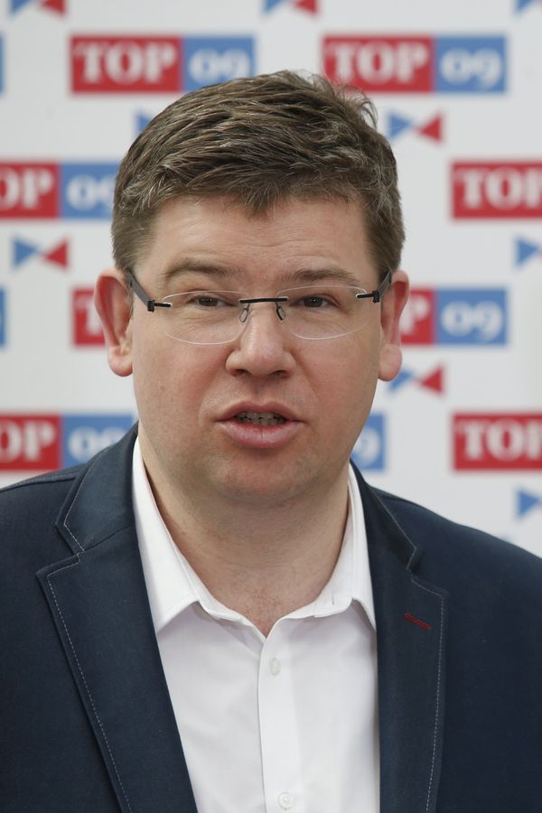 Jiří Pospíšil šel na pivo s Miroslavem Kalouskem: Radní se o sobě dozvěděl nepěkné věci, nešetřili ani exministra - fotka 1/1