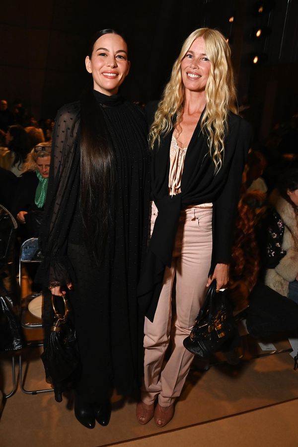 Skvělé geny nebo chirurg? Claudia Schiffer (55) a hvězda Armagedonu Liv Tyler (48) se od dob největší slávy téměř nezměnily! - fotka 1/1