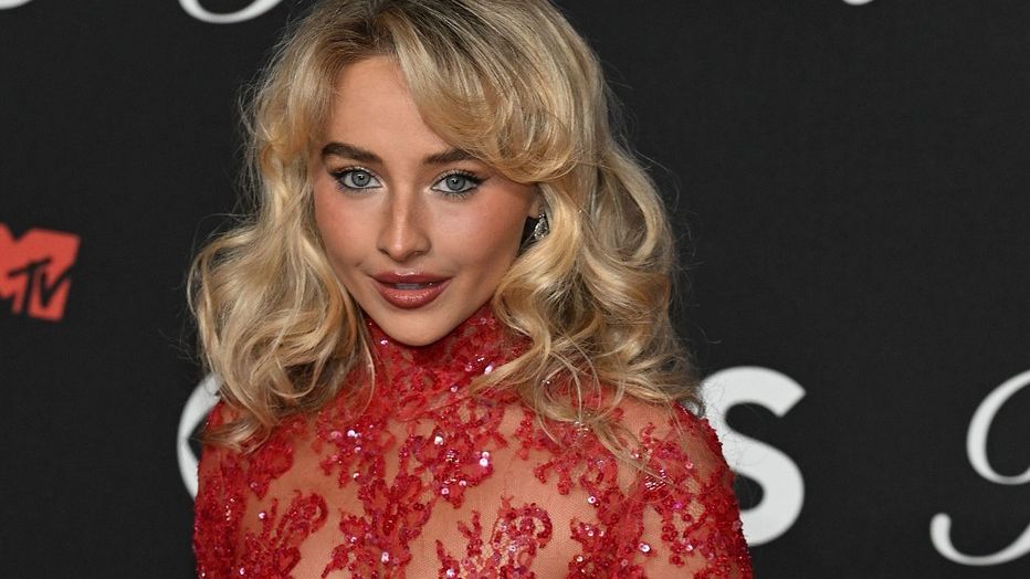 Sabrina Carpenter si v televizi nevzala kalhoty: Za to přišla sprcha hejtů