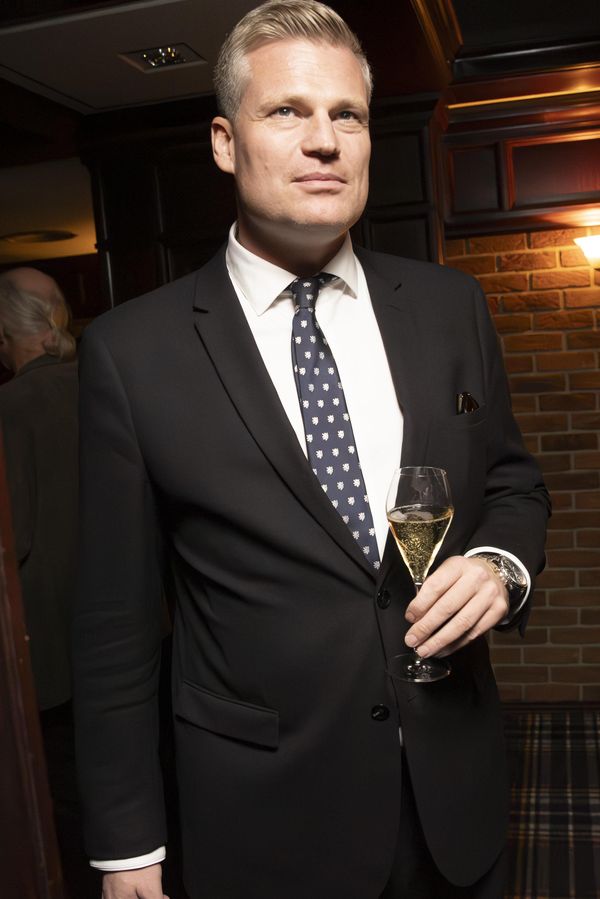 Filip Turek odpustil muži, který na něj všechno prásknul: Aby tomu dodal šťávu, natočil se v ruinách na Strahově - fotka 1/1