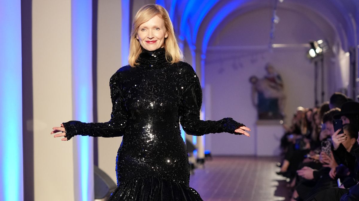 Před měsícem Paříž, teď Praha! Rok před padesátkou boduje Aňa Geislerová na přehlídkovém mole