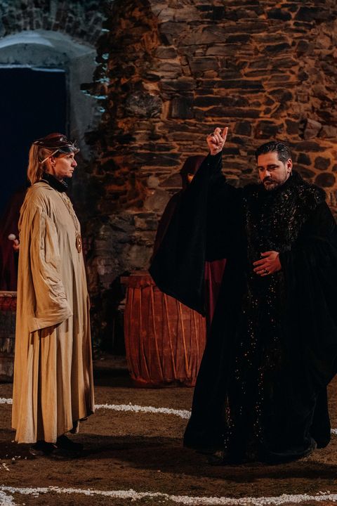 Masakr ve Zrádcích! Tohle nečekali ani členové štábu. Proklínají zrádkyni Miu 
