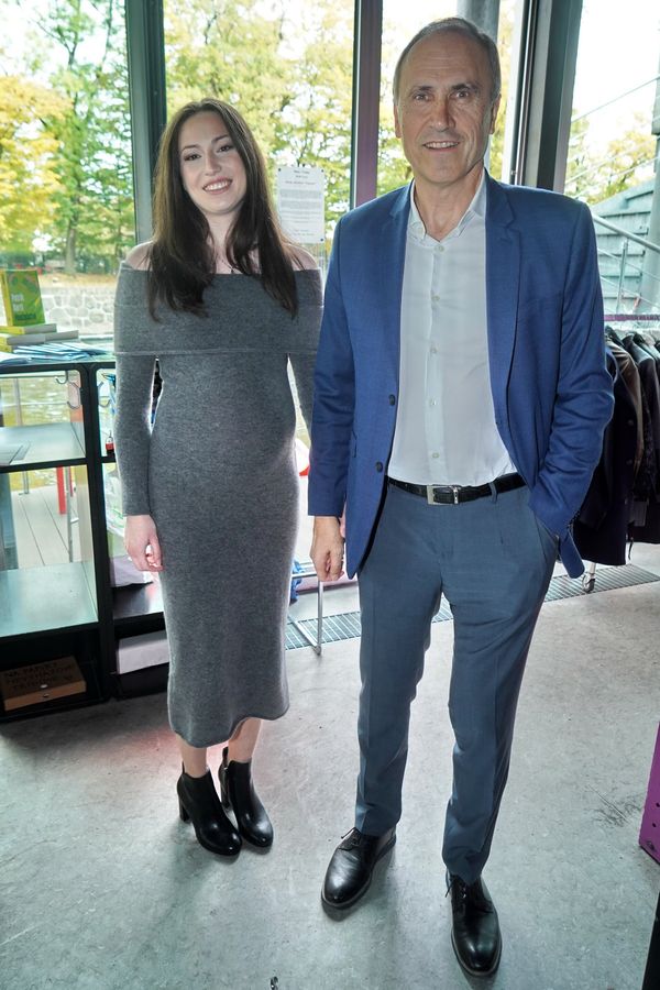 Exministr financí a školství Ivan Pilip se pochlubil těhotnou manželkou: Pohlednou Dominiku si pletli s jeho dcerou - fotka 1/1