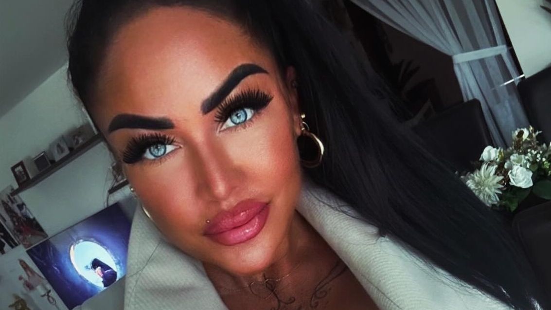 Takhle jste její vytuněný dekolt ještě neviděli. Marie Růžičková ukázala své obří „holky“ v netradiční poloze