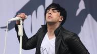 Pedofilního zpěváka Iana Watkinse zavraždili! Spoluvězeň mu podřízl krk. Frontman známé kapely si odpykával 29 let