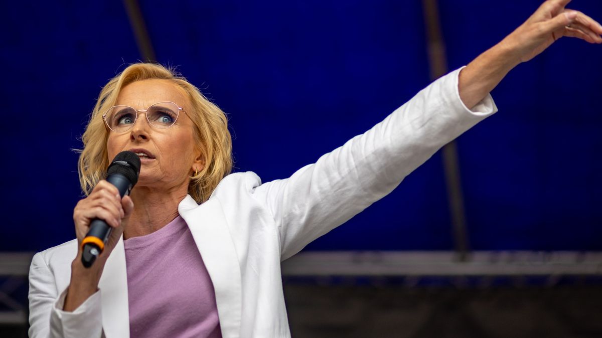 Kateřina Konečná se obula do slavné zpěvačky a tvrdě narazila: Přejí jí to nejhorší a ostudu může za hranice vyvážet