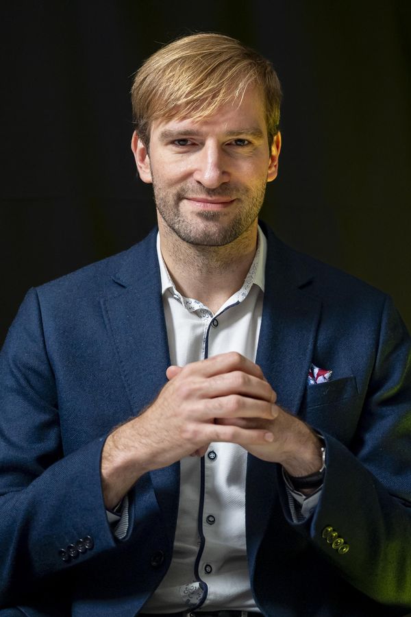 Triumfální comeback Kena ze SuperStar: Překrásné. To je frajer, který umí, zaznělo po jeho vystoupení na plese  - fotka 1/1
