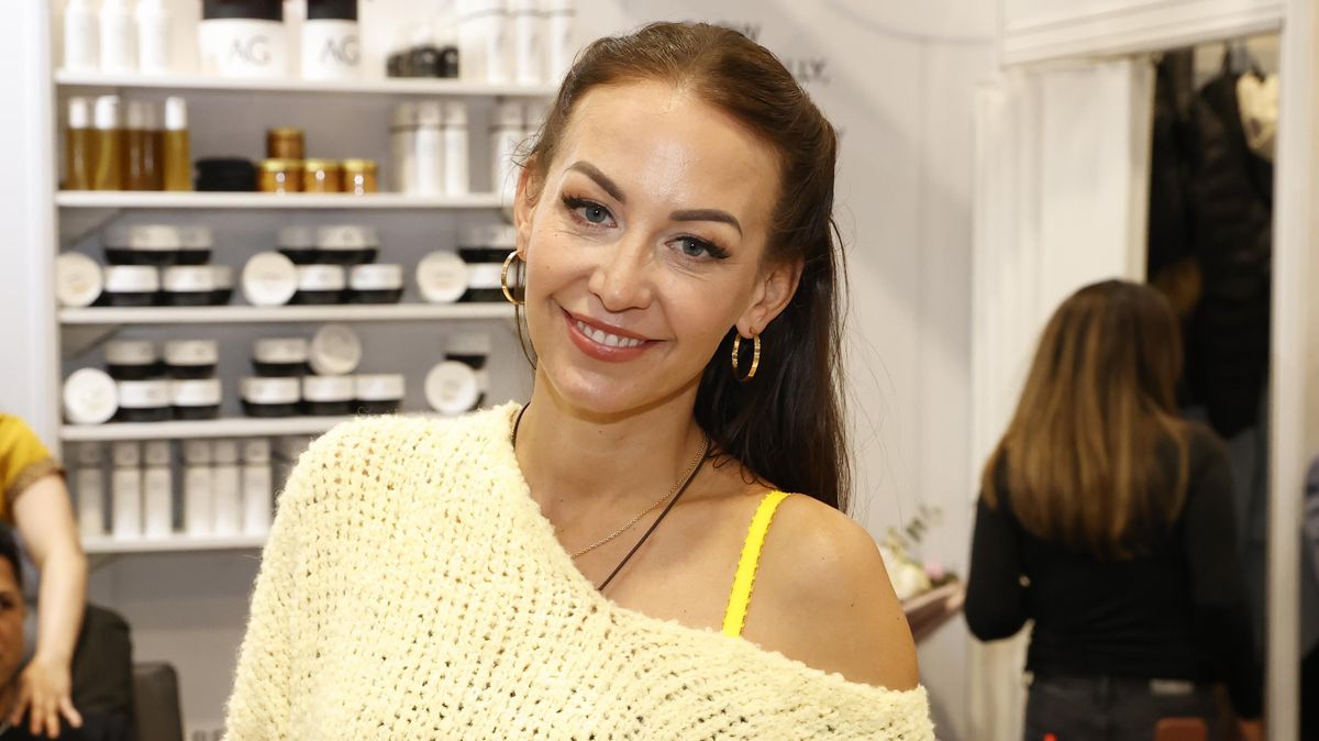 V Africe mají pré! Nejdřív sexy dekolt, teď celá figura. Agáta Hanychová se svlékla do bikin