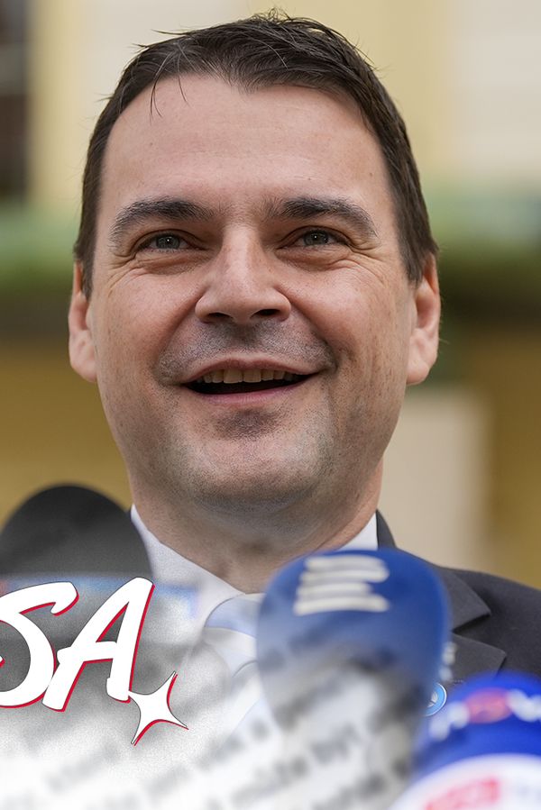 Glosa: Kočka přede jako motor, takže Petr Macinka může být ministrem životního prostředí - fotka 1/1