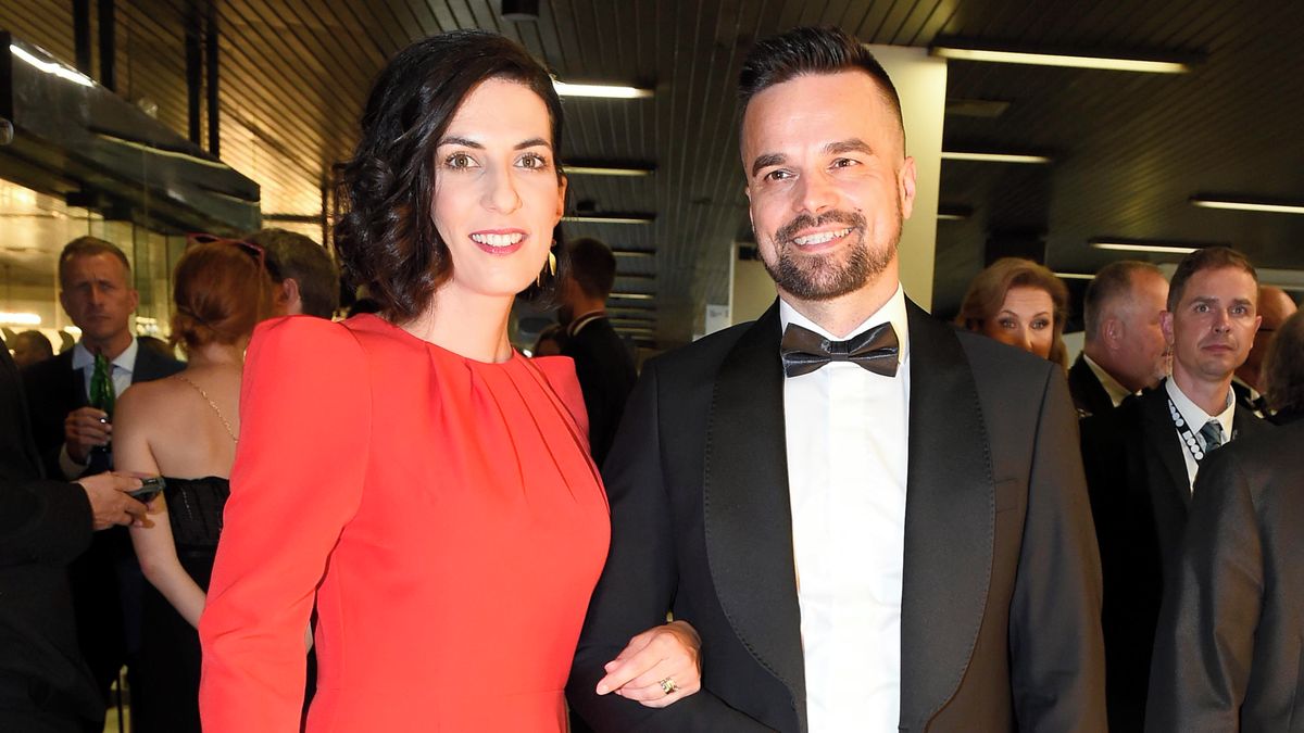 Druhé líbánky Markéty Pekarové Adamové: ‚Dezoláti‘ jsou vzteky bez sebe, ódy na muže i fotky z exotiky je dorazily