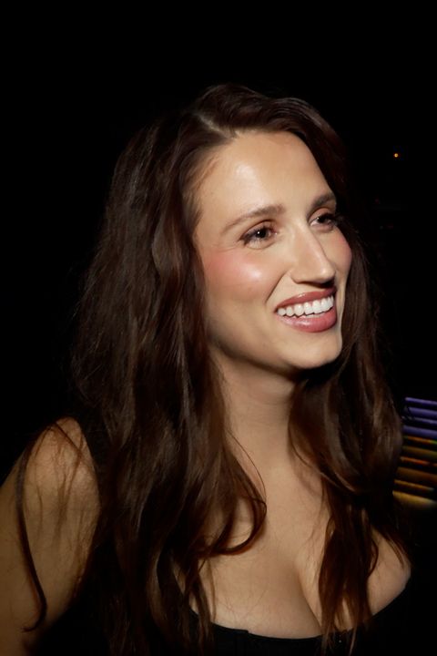 Své přírodní čtyřky vměstnala do korzetu za 12 tisíc korun! Elizabeth Kopecké se do očí opravdu dívat nebudete