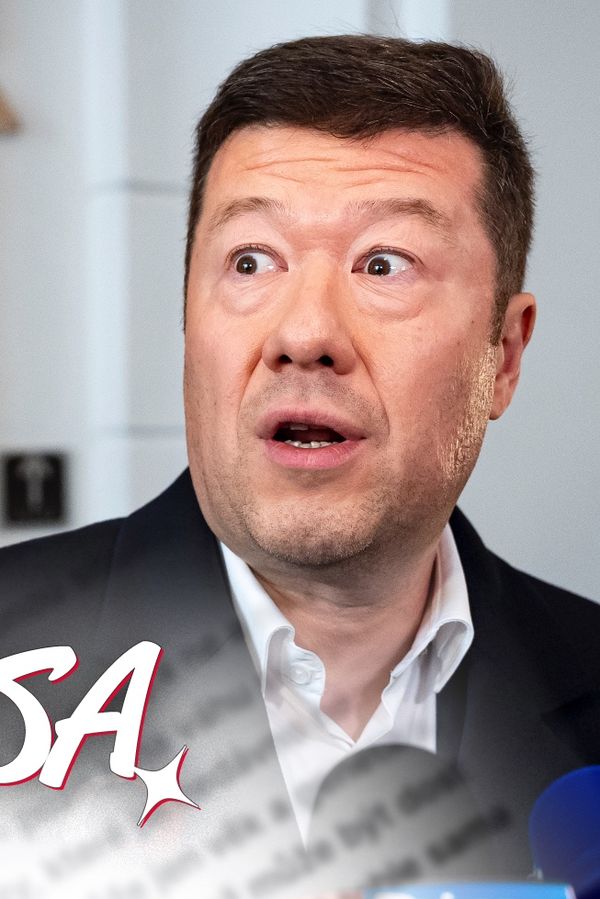 Glosa: Putin musí počkat. Tomio Okamura pojede jako šéf poslanců nejdřív do Blavy  - fotka 1/1