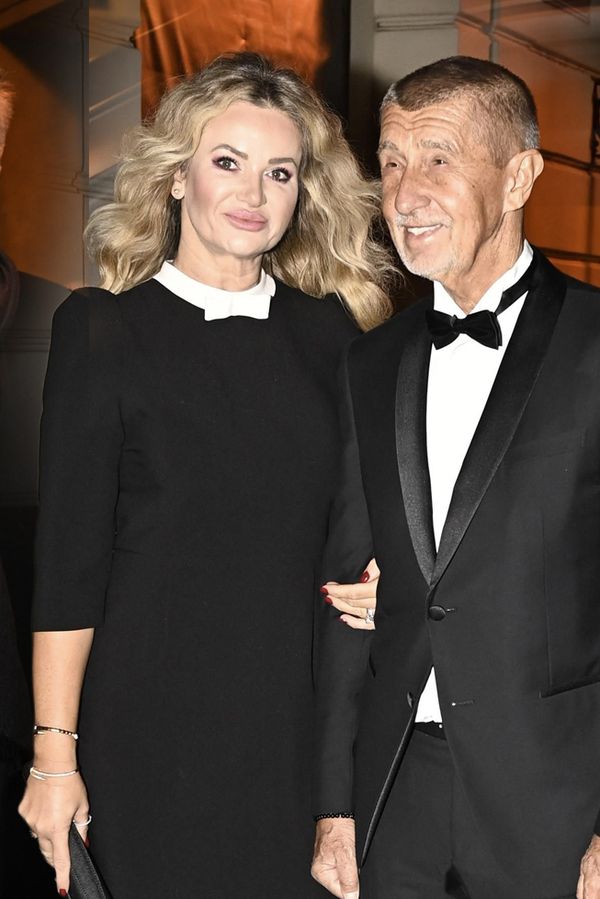 Babiš s ex Monikou, vážně nemocný Topolánek i bijec Procházka! Na Hrad dorazila nejen politická smetánka - fotka 1/1