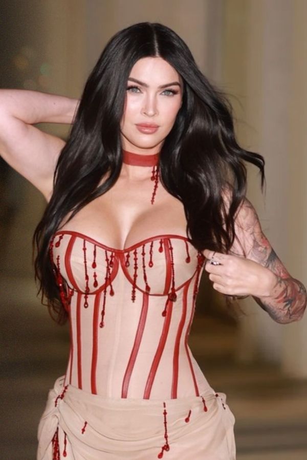 Megan Fox po sedmi měsících mezi lidmi! Podívejte, jak vypadá po čtyřech porodech - fotka 1/1