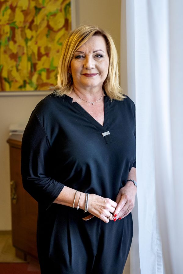 Na Alenu Schillerovou zase vytáhli angličtinu: Německý reportér se musel hodně ovládat, aby se nesmál - fotka 1/1
