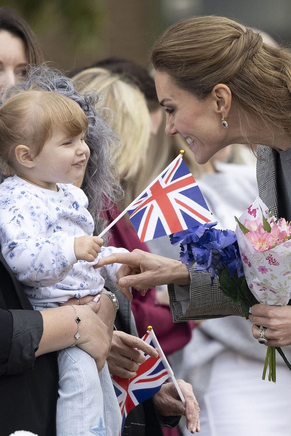 Fanoušci žasnou nad bravurním výkonem princezny Kate na vysokých jehlách. Tohle bych nezvládla, shodují se ženy - fotka 1/1