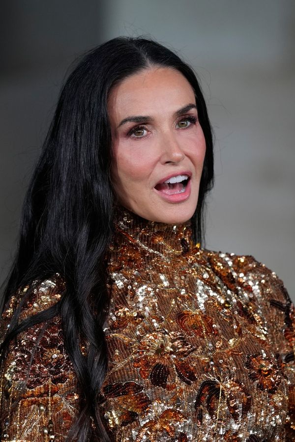Demi Moore překvapila svým vzhledem. Takhle se předvedla naposledy ve filmu Striptýz! Fanoušci šílí - fotka 1/1