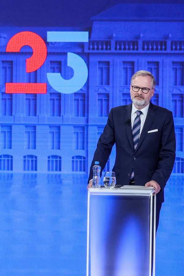 Karty se obrátily a diváci nestačili zírat: Tentokrát byl tím, kdo skákal do řeči, Petr Fiala a ne Andrej Babiš - fotka 1/1