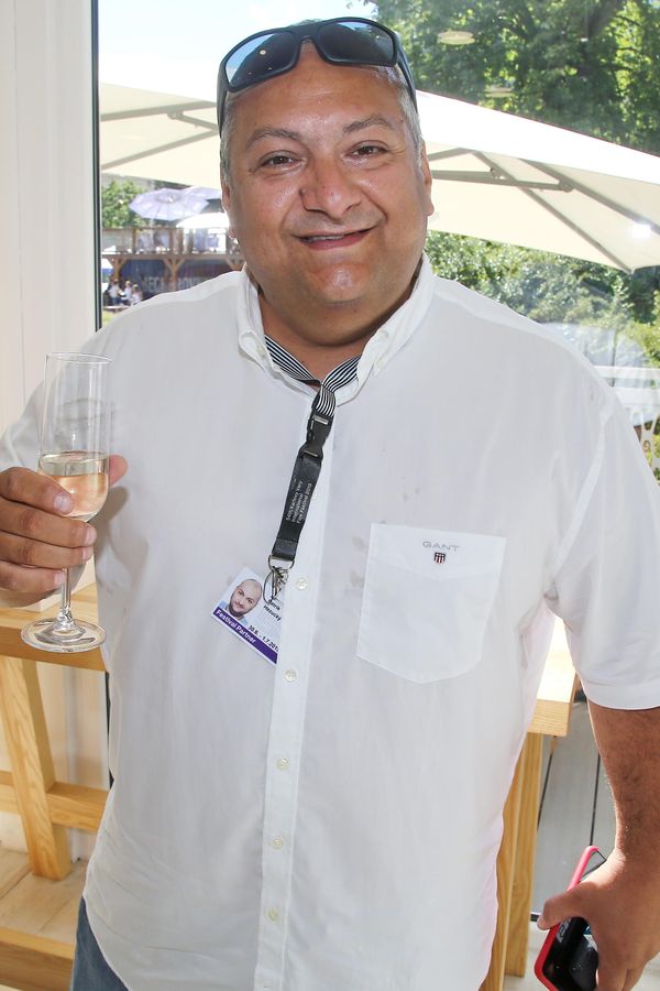 Patrik Hezucký se ozval z nemocnice: Ukázal progres svého stavu. U lůžka nechyběl ani věrný parťák Leoš Mareš - fotka 1/1