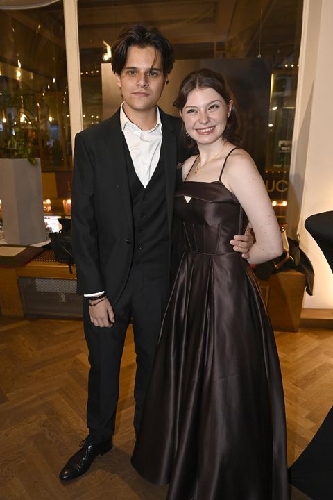 V šestnácti se odstěhovala z domova a prožívá první lásku: Dcera Kodetové a Šporcla ukázala přítele, je to také herec