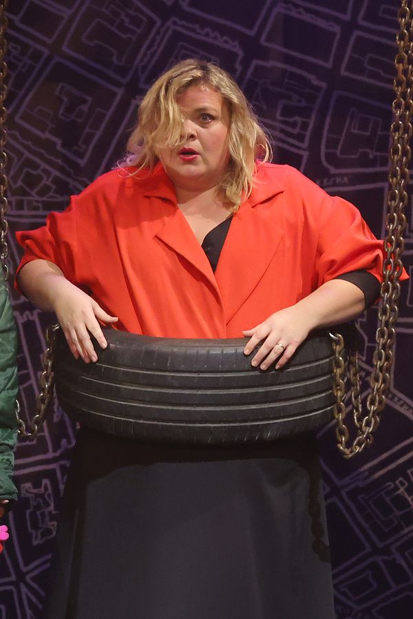 Lucii Polišenskou nacpali do pneumatiky. Ven už to šlo o poznání hůř - fotka 1/1