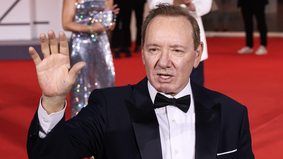 Kevin Spacey přiznal, že je bezdomovec: Posledních sedm let ho stálo astronomickou částku. I přes návrat k práci se topí v dluzích