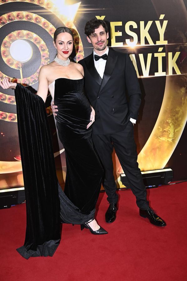 V soukromí tajemnější než ve Zrádcích: Čestmír Strakatý bude podruhé tátou. Na Slavících prozradil pohlaví miminka - fotka 1/1