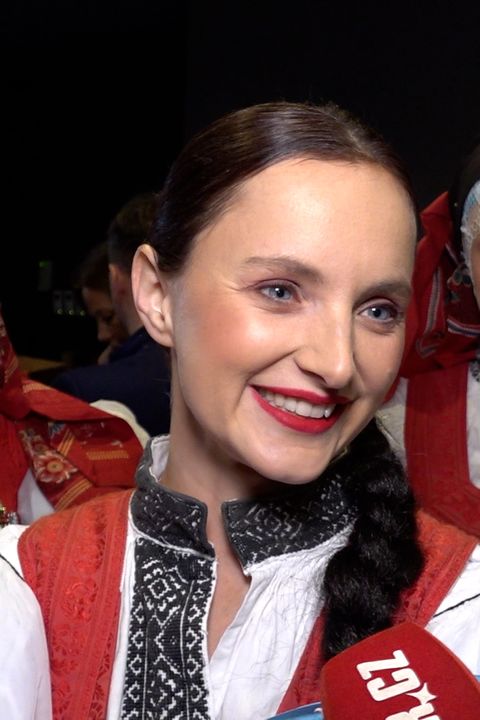 Na Slavíky jako na folklorní festival: Holky z kapely Vesna vyrazily v kroji. Jak tohle vysvětlily?