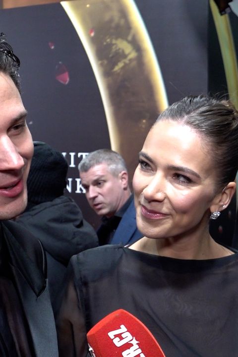 Nejodhalenější model Českého slavíka! Česká královna krásy ukázala téměř vše a partnera navlékla do průsvitné košile