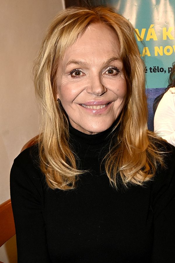 Jako by vrátila čas o dvacet let: Dagmar Havlová je poloviční, omládla i ve tváři a vypadá na padesát - fotka 1/1