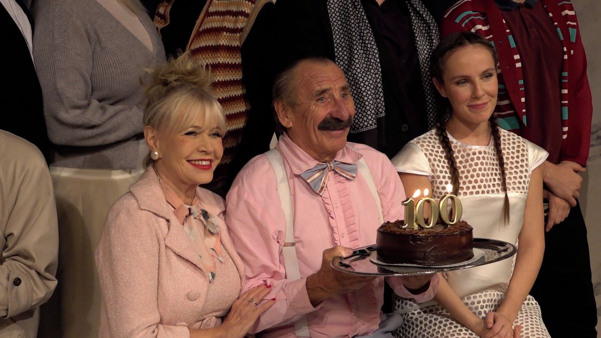 Pikantní tajemství Pavla Zedníčka: Líbat ho naučila o dva roky starší slavná kolegyně. Už tehdy měl knír